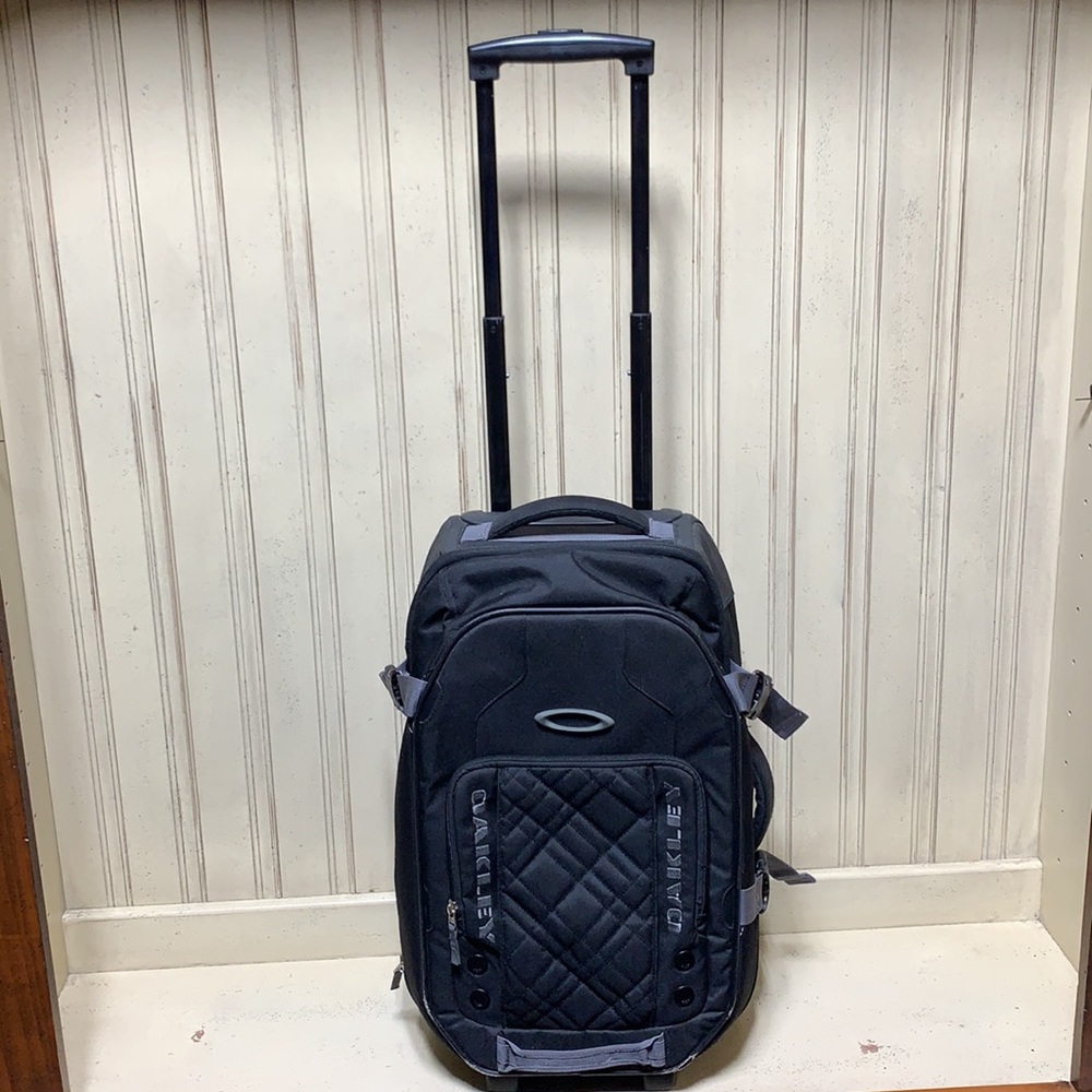 Oakley Rolling Carry On Luggage - Black